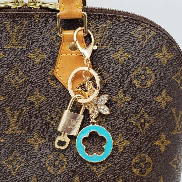 Authentic Louis Vuitton Lock & Key with unbranded Bagcharm, Keycharm, Keychain - Picture 1 of 8